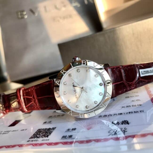 顶级复刻手表宝格丽女款白盘绿带优雅时尚皮带腕表正面图
