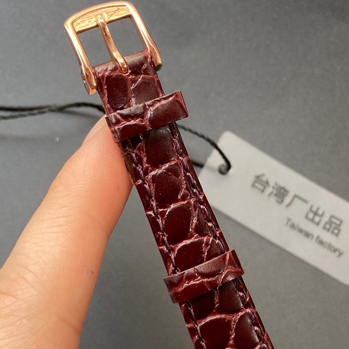 顶级复刻手表浪琴情侣对表白盘棕带嘉岚系列皮带石英腕表表扣图