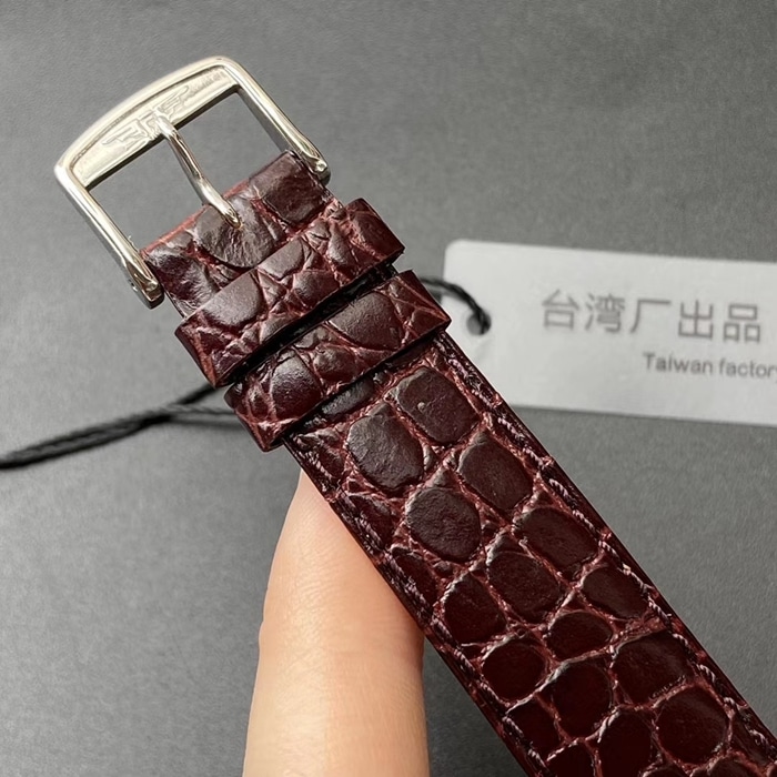 顶级复刻手表浪琴情侣表白盘棕带嘉岚系列皮带腕表表扣图