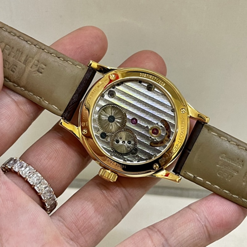 顶级复刻手表积家 女款 陀飞轮真金真钻皮带腕表机芯图