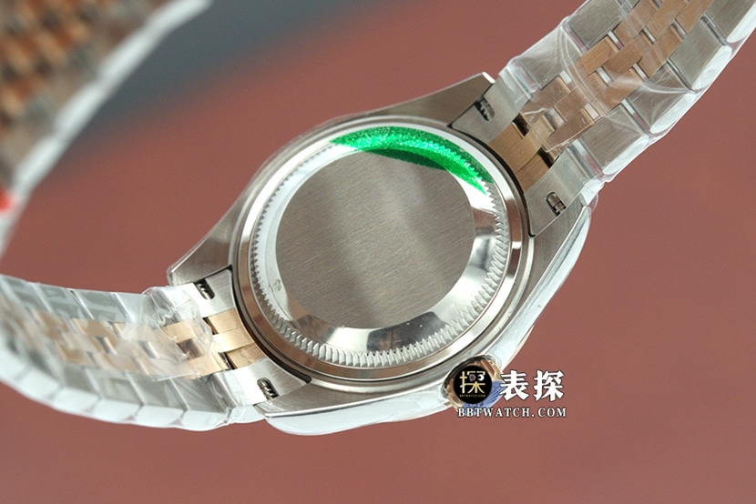 顶级复刻手表劳力士女款棕盘蚝式恒动日志型钢带腕表背面实拍图