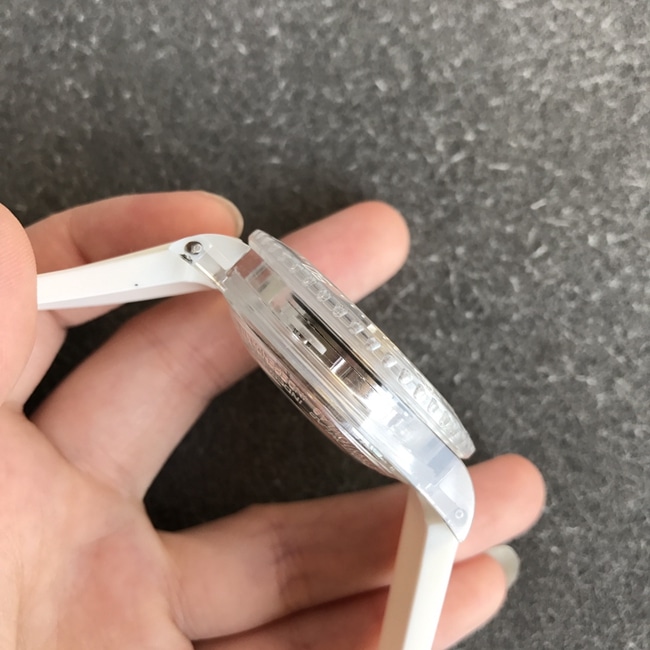 顶级复刻劳力士男款黑盘橡胶带联名力作水晶系列机械手表侧面图
