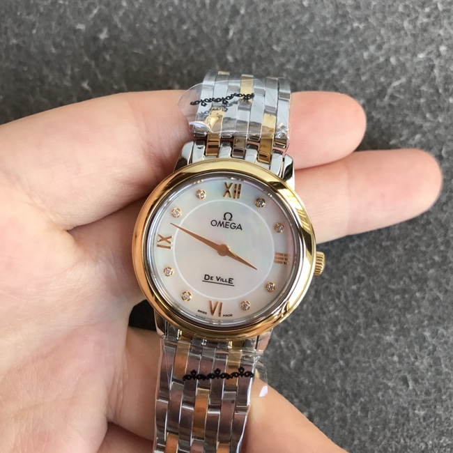 DK厂顶级复刻欧米茄精仿手表女款白盘蝶飞系列石英钢带手表正面图