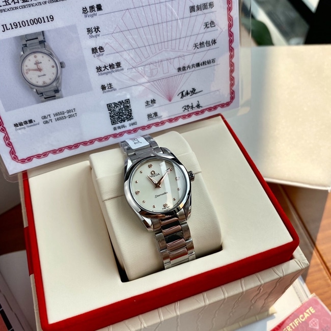 顶级复刻原单手表欧米茄真金真钻女款海马系列石英手表正面图