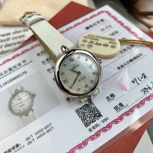 顶级复刻原单手表欧米茄女款白盘皮带真金真钻石英蝶飞系列石英手表正面图