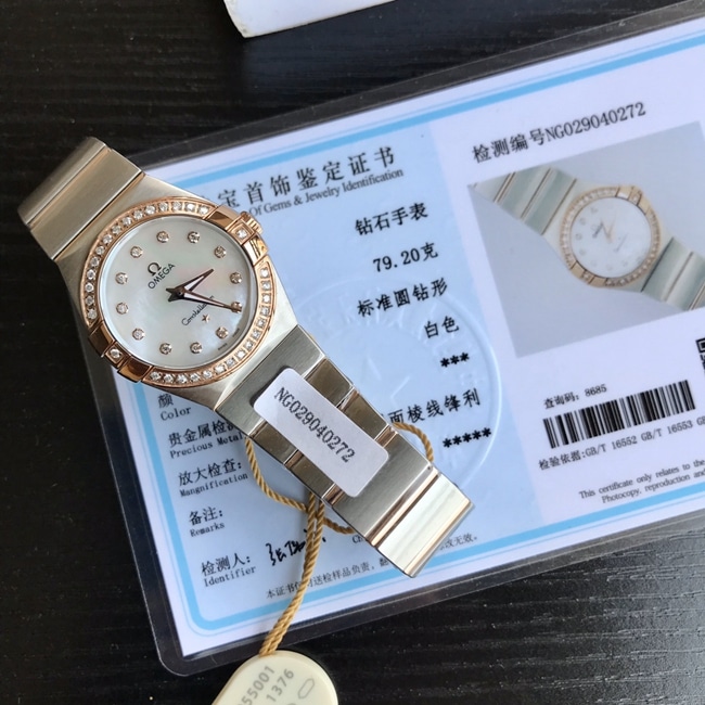 顶级复刻原单手表欧米茄女款白盘 钢带石英星座系列手表正面图