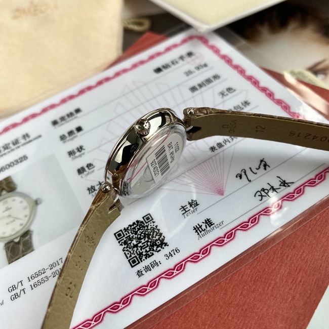 顶级复刻原单手表欧米茄女款白盘棕带蝶飞系列真金真钻石英手表侧面图