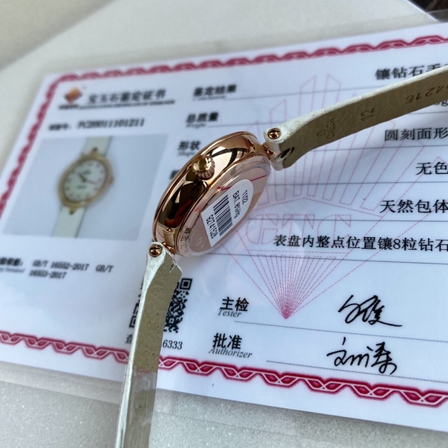 顶级复刻原单手表欧米茄女款白盘真金真钻蝶飞系列石英皮带手表侧面图