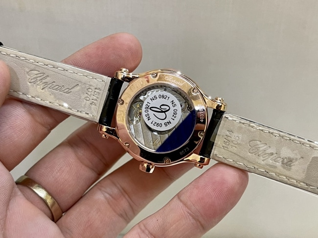 真金真钻顶级复刻手表萧邦女款白盘黑带快乐钻系列18k玫瑰金机械皮带手表后盖图
