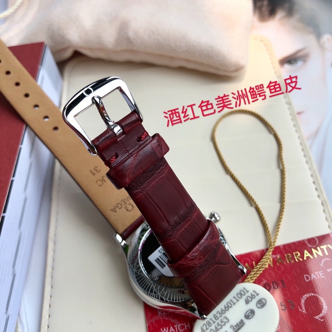 顶级复刻原单手表欧米茄 石英蝶飞名典系列真金真钻女款皮带手表表扣图