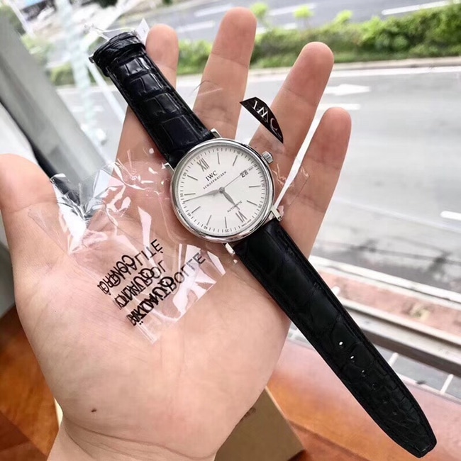 顶级复刻原单手表万国柏涛菲诺自动机械男款白盘皮带手表正面图