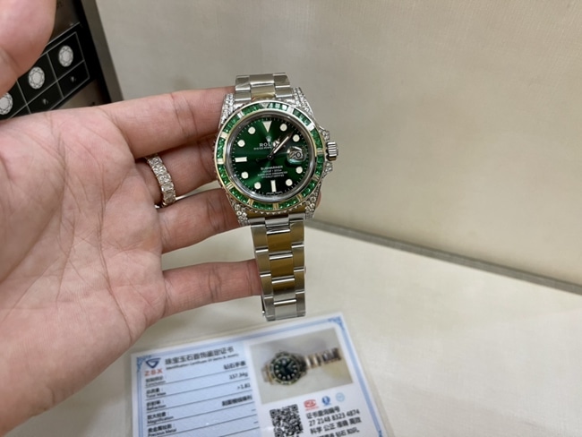 顶级复刻劳力士精仿表男款绿盘钢带绿水鬼系列真金真钻机械手表正面图