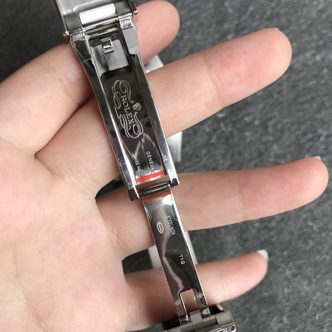 顶级复刻手表劳力士男款蓝盘橡胶带潜航者系列v3版本自动机械手表表扣图