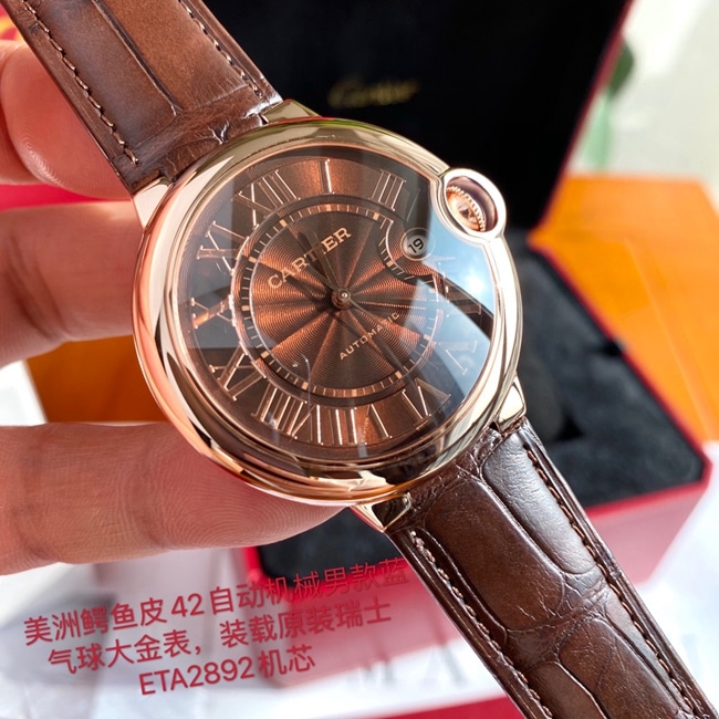 顶级复刻原单手表卡地亚男款棕盘棕带18k玫瑰金蓝气球系列自动机械皮带手表正面图