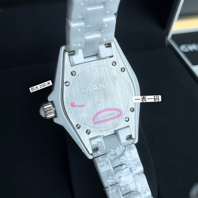 顶级复刻真钻原单手表香奈儿女款白盘橡胶带石英J12系列手表底盖图