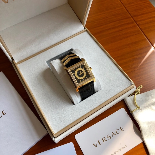 顶级复刻原单手表范思哲女款黑盘黑带DV25周年系列 时尚石英手表正面图