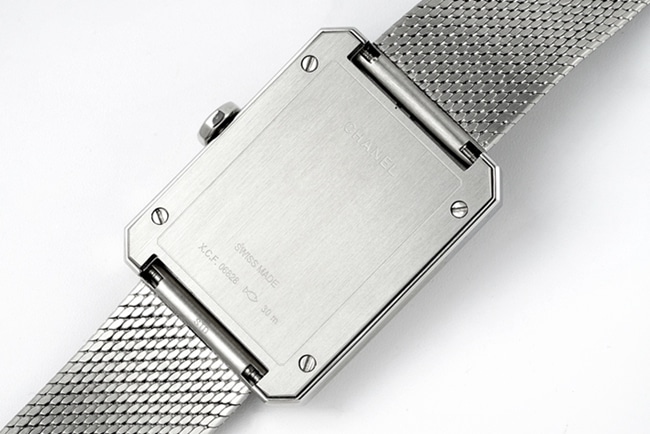 顶级复刻香奈儿女款白盘钢带BOY·FRIEND系列石英手表后盖图