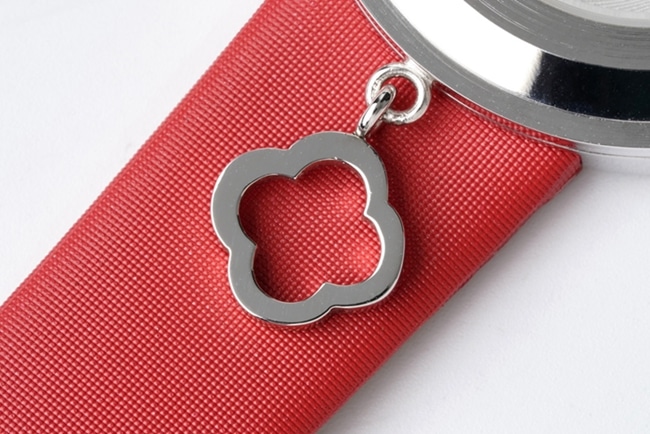 顶级复刻梵克雅宝女款白盘红带Charms Gold腕表石英皮带手表细节图