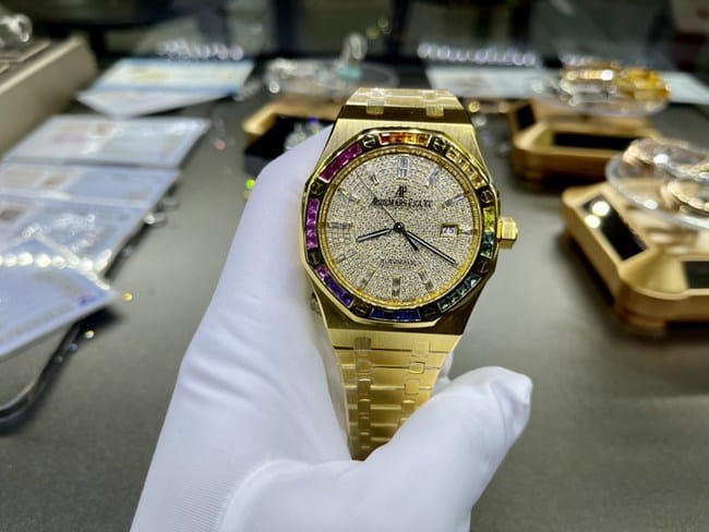 顶级复刻手表爱彼男款金盘金钢带真金真钻机械手表正面图