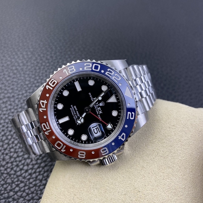 新品顶级复刻手表劳力士格林尼治红蓝配色  五珠带 可乐圈自动机械钢带男款手表正面图