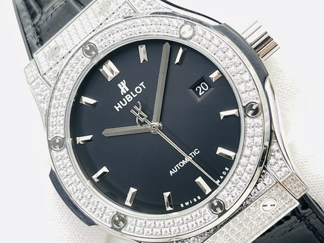 顶级复刻手表宇舶Big Bang Sang Bleu系列V3升级版男款黑盘黑带机械皮带手表正面图