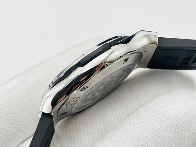 顶级复刻手表宇舶Big Bang Sang Bleu系列V3升级版男款黑盘黑带机械皮带手表侧面图