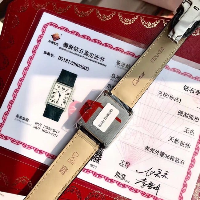 顶级复刻原单手表卡地亚女装坦克系列白盘黑带石英皮带手表底盖图