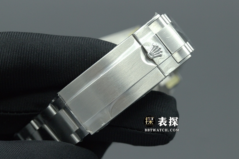 C厂潜航者劳力士1:1复刻手表夜光深绿盘钢带款m126610lv-0002表带实拍图