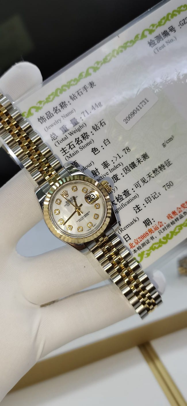劳力士顶级复刻手表经典间金星期日志型男装白盘间金带全自动机械真金真钻手表正面图