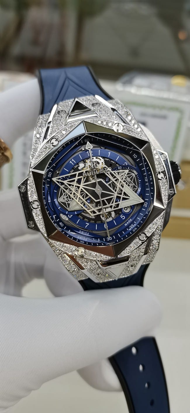 顶级复刻手表宇舶男装蓝盘黑带Big bang 系列真金真钻机械手表正面图