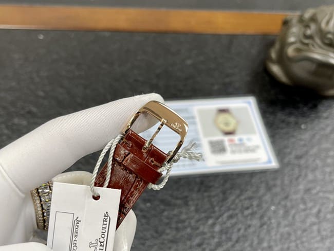 顶级复刻手表积家男款白盘棕带月相系列自动机械皮带手表表扣图