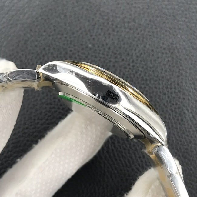 劳力士复刻手表宇宙计时迪通拿全自动机械男款金盘间金带手表侧面图