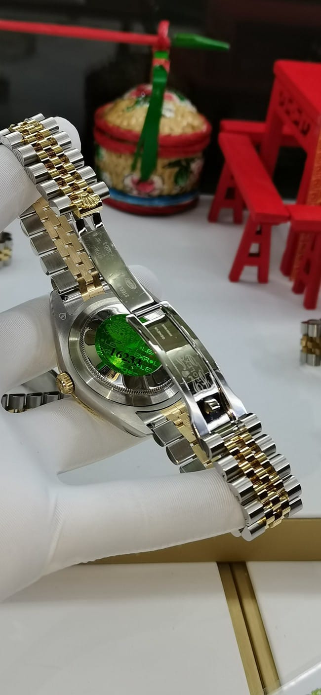 顶级复刻手表劳力士真金真钻全自动机械男款白盘间金星期日志型手表表扣图