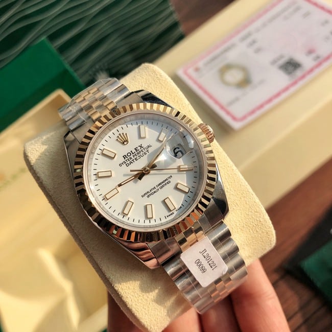 顶级复刻原单劳力士复刻表白盘间金带日志型系列全自动机械女款正面图