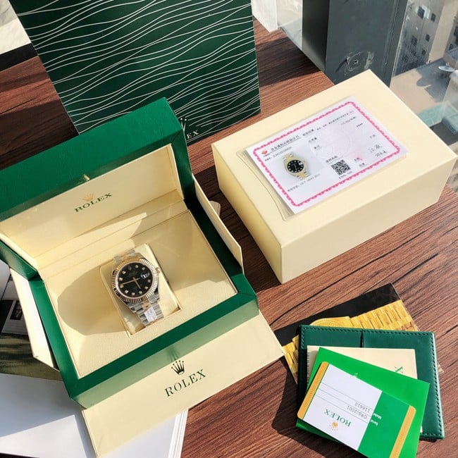 顶级复刻原单劳力士手表全自动机械男装黑盘间金带日志型系列正面图