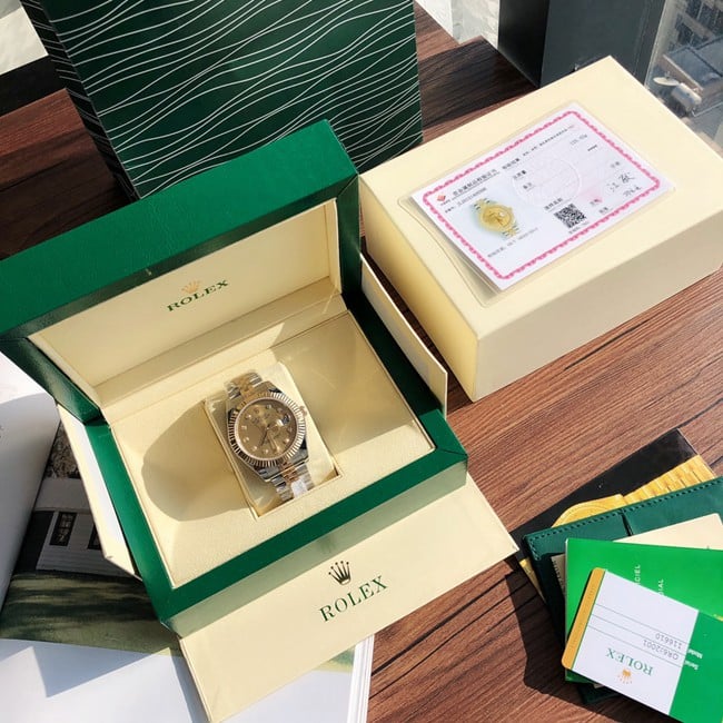 顶级复刻原单劳力士精仿男装金盘间金带日志型系列手表正面图