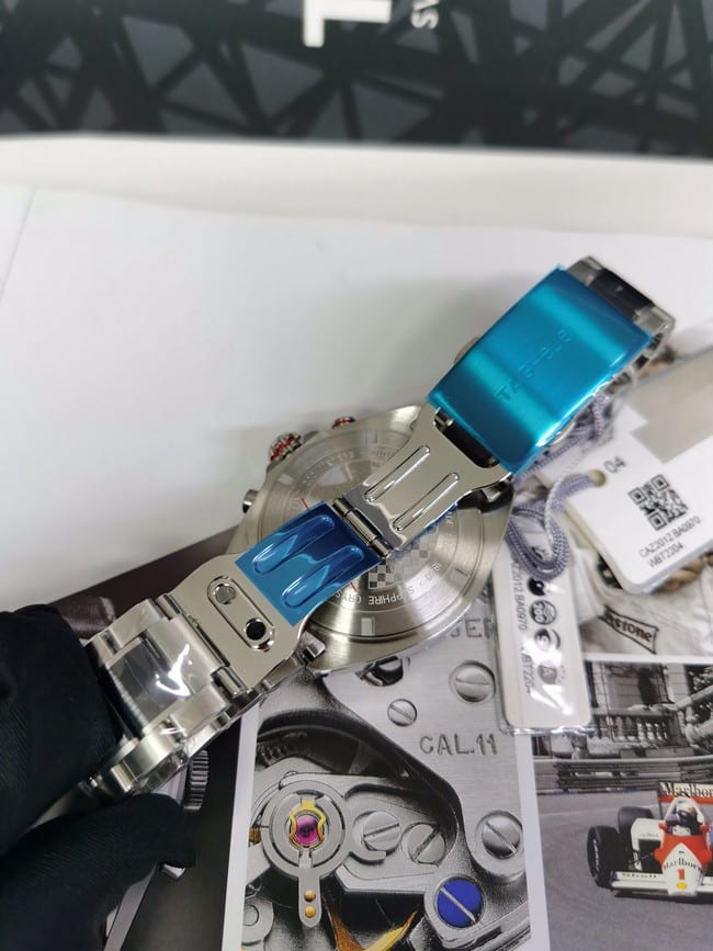 顶级复刻原单泰格豪雅F1系列全自动机械男装黑盘钢带手表表扣图