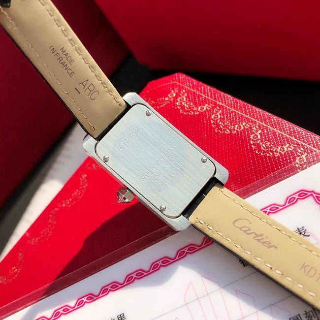 顶级真金真钻复刻卡地亚美国坦克系列黑色珠宝石英女士手表机芯图