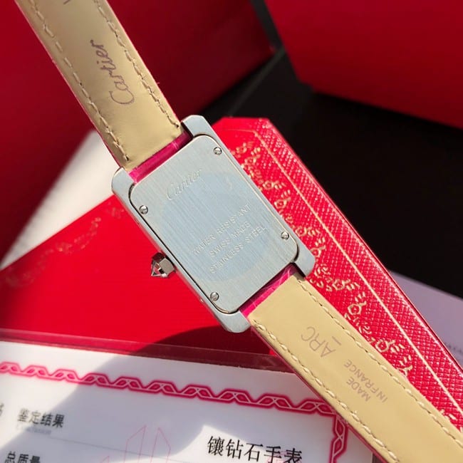 顶级真金真钻复刻卡地亚美国坦克系列珠宝石英红色女士手表机芯图