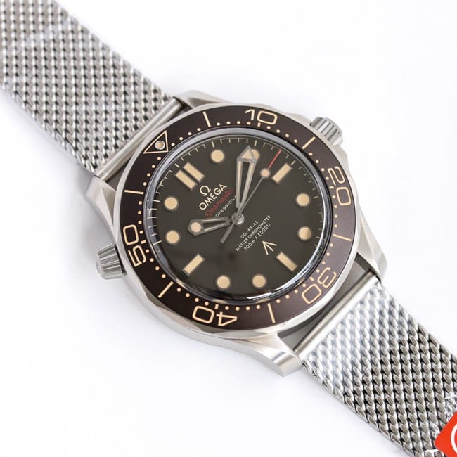 顶级复刻手表007电影《无暇赴死》主题版钢带手表——「Seamaster Diver 300M 007 Edition」正面图