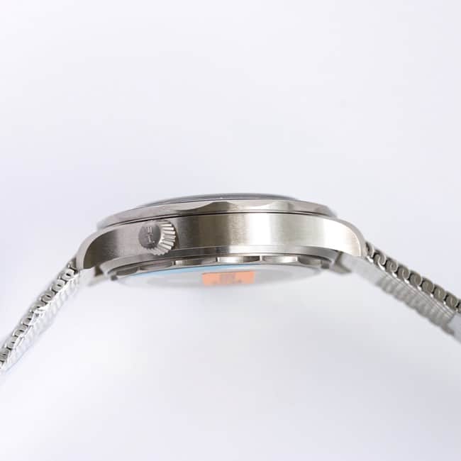 顶级复刻手表007电影《无暇赴死》主题版钢带手表——「Seamaster Diver 300M 007 Edition」侧面图