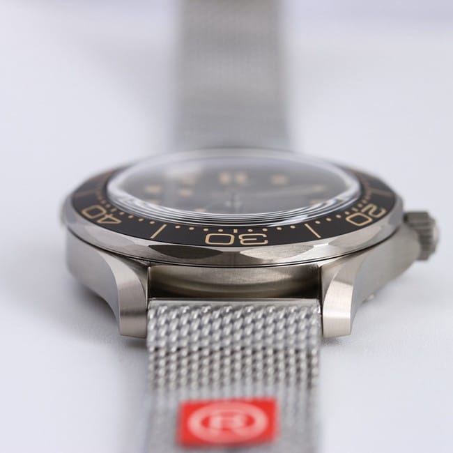 顶级复刻手表007电影《无暇赴死》主题版钢带手表——「Seamaster Diver 300M 007 Edition」细节图