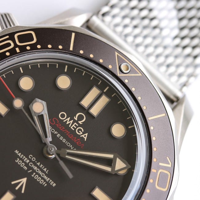 顶级复刻手表007电影《无暇赴死》主题版钢带手表——「Seamaster Diver 300M 007 Edition」细节图