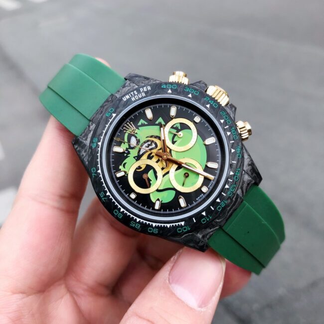 TW厂顶级复刻表劳力士ROLEX宇宙计时迪通拿系列碳纤维黑盘绿底男士机械手表正面图