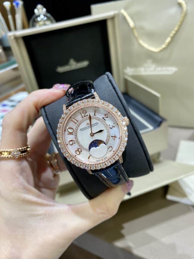 原单积家玫瑰金圈钻月相约会系列女士手表正面图