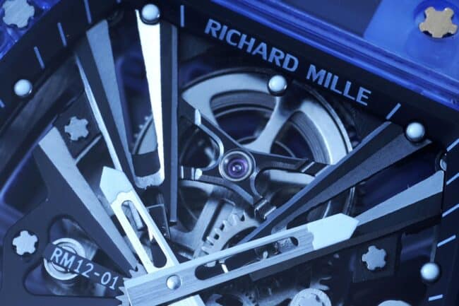 顶级复刻理查德米勒一代传奇RM12-01陀飞轮蓝宝石透明版的非凡运动品质细节图