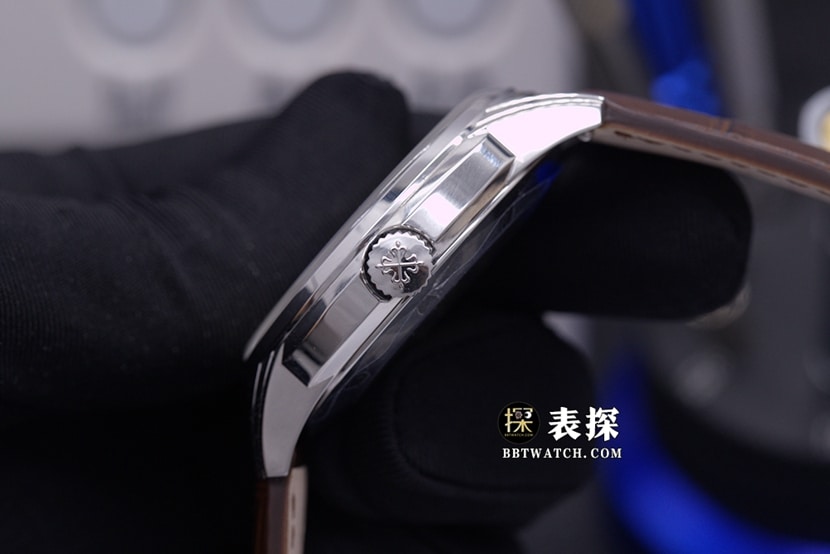 GR厂复杂功能百达翡丽1:1复刻手表夜光乳白盘月相皮带款5320G-001侧面实拍图