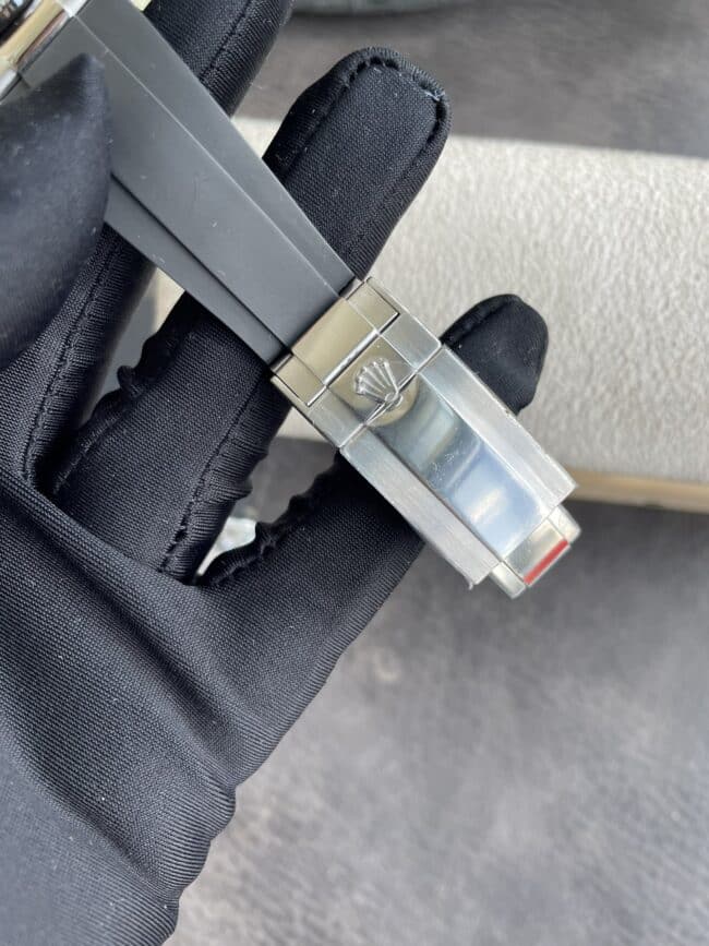 顶级高仿C厂劳力士新款灰盘白金迪通拿4130机芯男士腕表表扣图