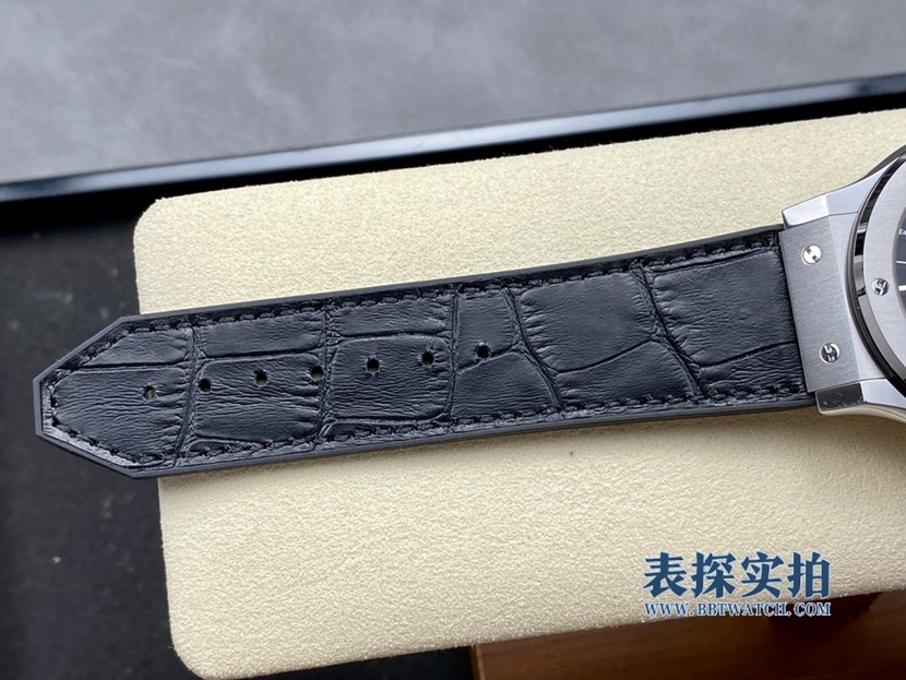 大厂精仿恒宝黑盘宇舶经典融合表带