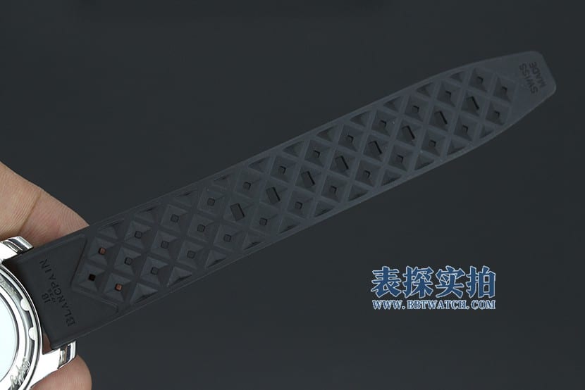 宝珀复刻表GS五十噚无辐射梭子鱼表带细节
